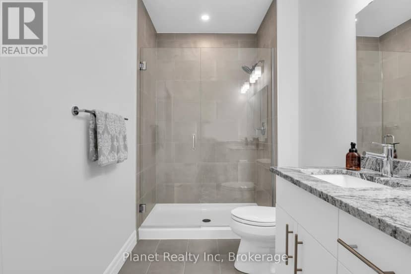 910 - 1878 Gordon Street — photo 13 of 28
