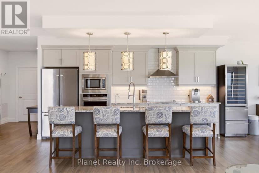 910 - 1878 Gordon Street — photo 4 of 28