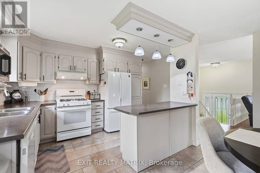 353 Nelson Street E — photo 9 of 37
