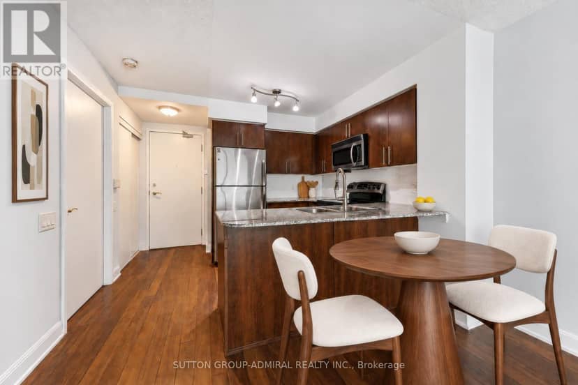 3210 - 2191 Yonge Street — photo 7 of 40