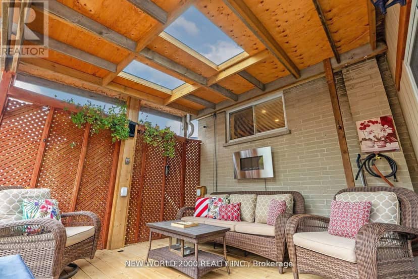 920 Greenwood Crescent — photo 24 of 28