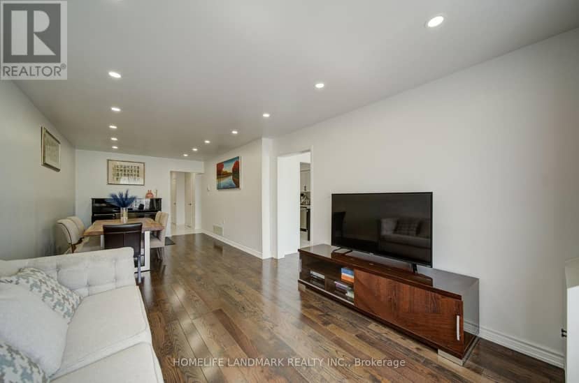 65 Shepton Way, Toronto, photo 6