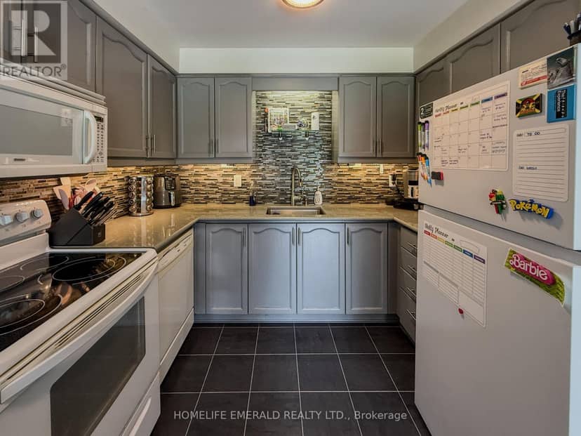 1 Potter Crescent — photo 11 of 40