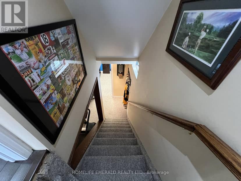 1 Potter Crescent — photo 26 of 40