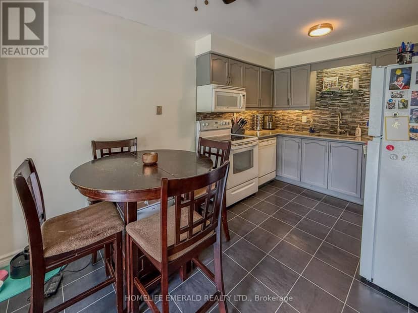 1 Potter Crescent — photo 9 of 40