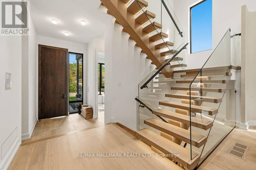 81 Meadowview Avenue — photo 9 of 40