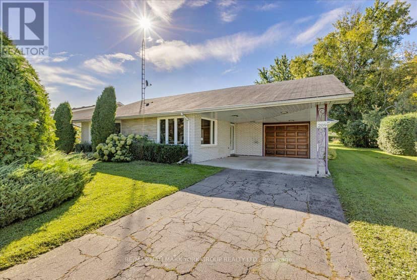 209 South Channel Drive, Georgina