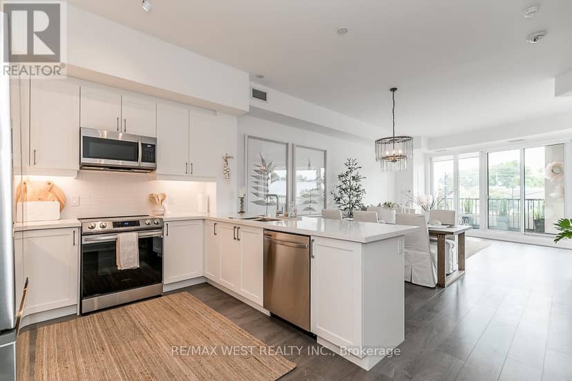 212 - 1 Hume Street — photo 5 of 34
