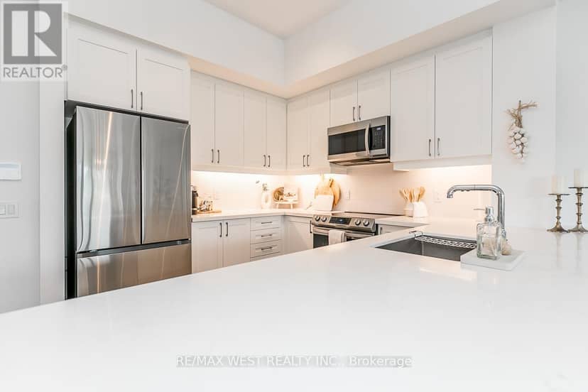 212 - 1 Hume Street — photo 9 of 34