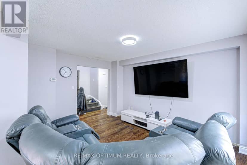 5 Roehampton Crescent — photo 3 of 23