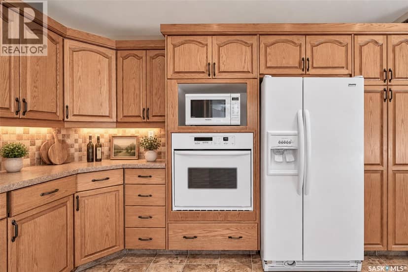 1002 Vaughan STREET — photo 16 of 40