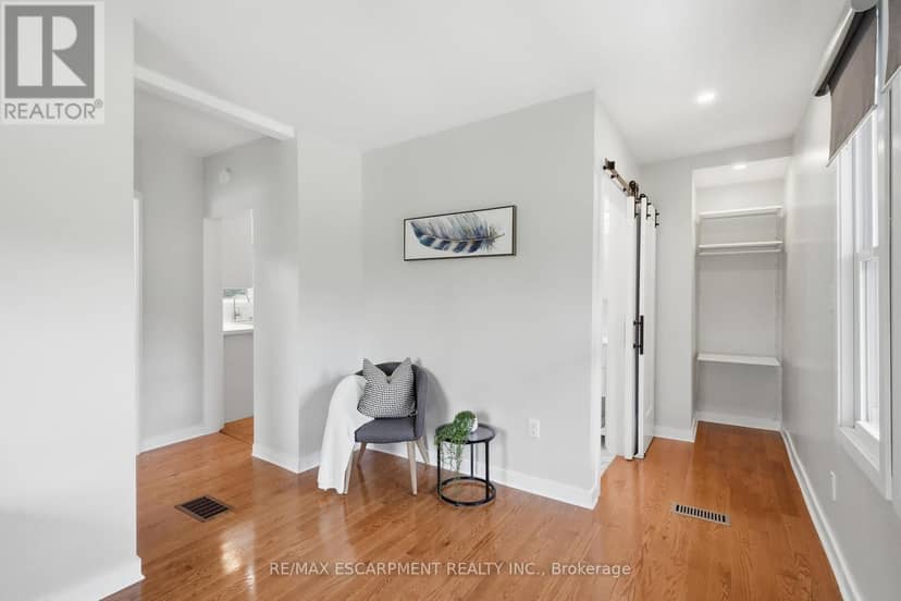 410 Beach Boulevard, Hamilton, photo 4