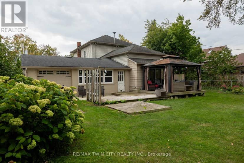 21 McCall Street — photo 6 of 22