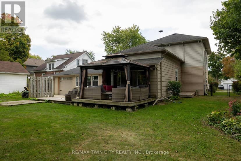 21 McCall Street — photo 7 of 22