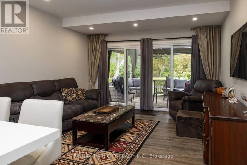 21 McCall Street — photo 9 of 22