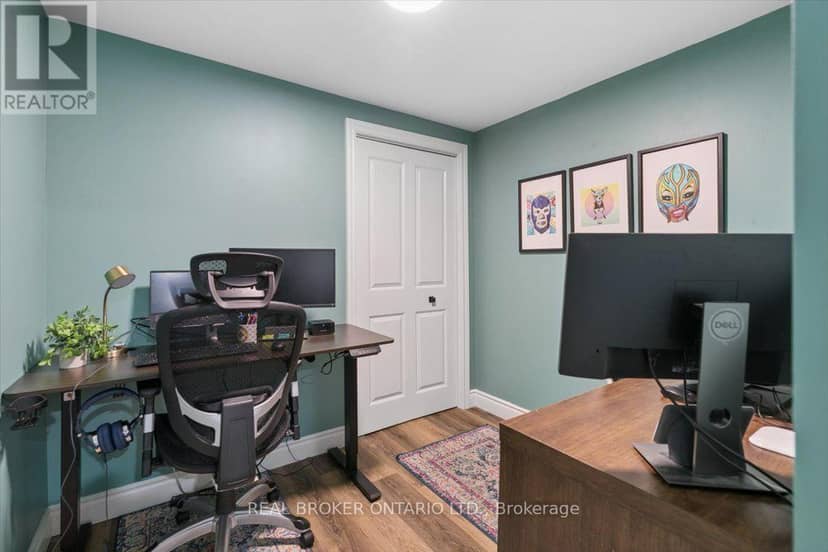 10 - 180 Highland Crescent — photo 27 of 31