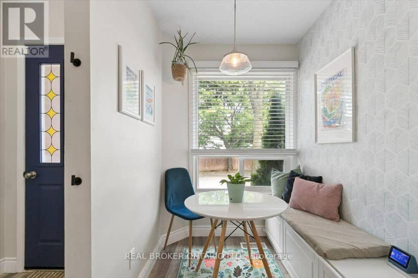 10 - 180 Highland Crescent — photo 4 of 31