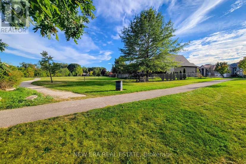 24 Carmichael Crescent — photo 12 of 40