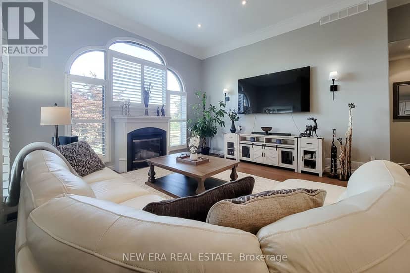 24 Carmichael Crescent — photo 17 of 40