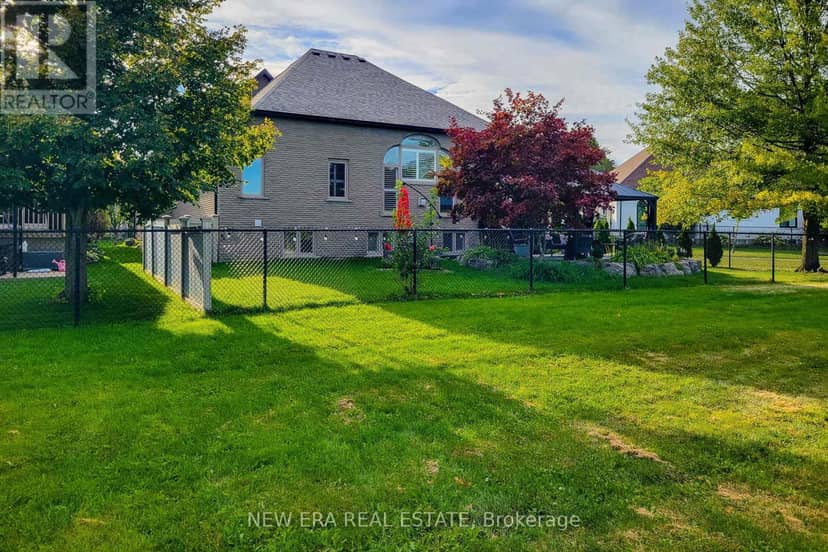 24 Carmichael Crescent — photo 4 of 40