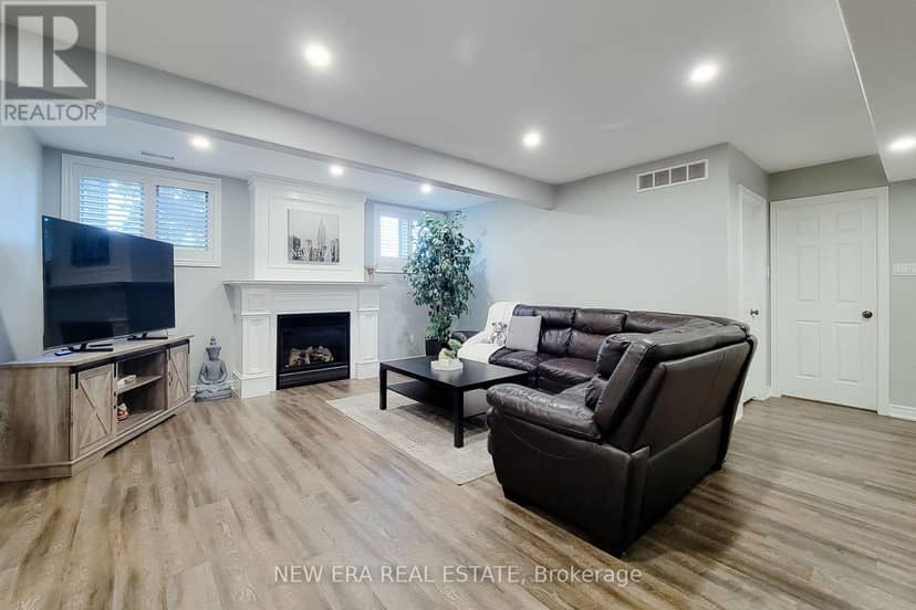 24 Carmichael Crescent — photo 40 of 40