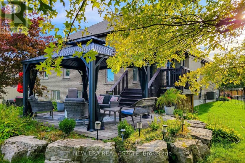 24 Carmichael Crescent — photo 5 of 40