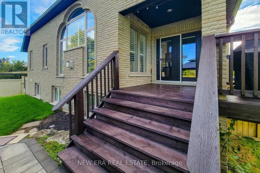 24 Carmichael Crescent — photo 7 of 40