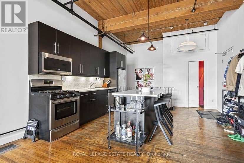 101 - 426 Queen Street E — photo 9 of 25