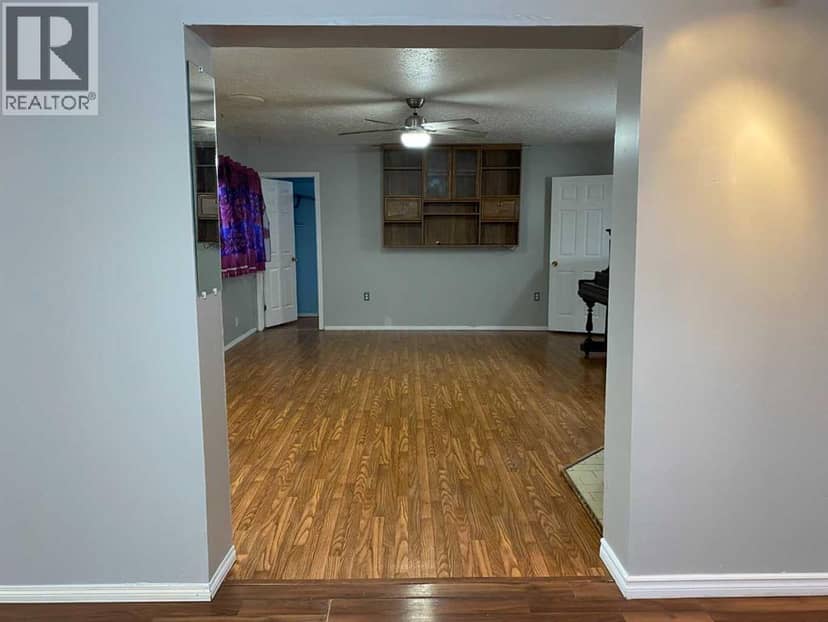 4411 62 Street — photo 22 of 40