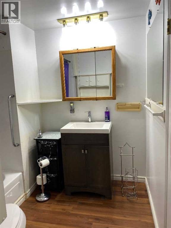 4411 62 Street — photo 37 of 40
