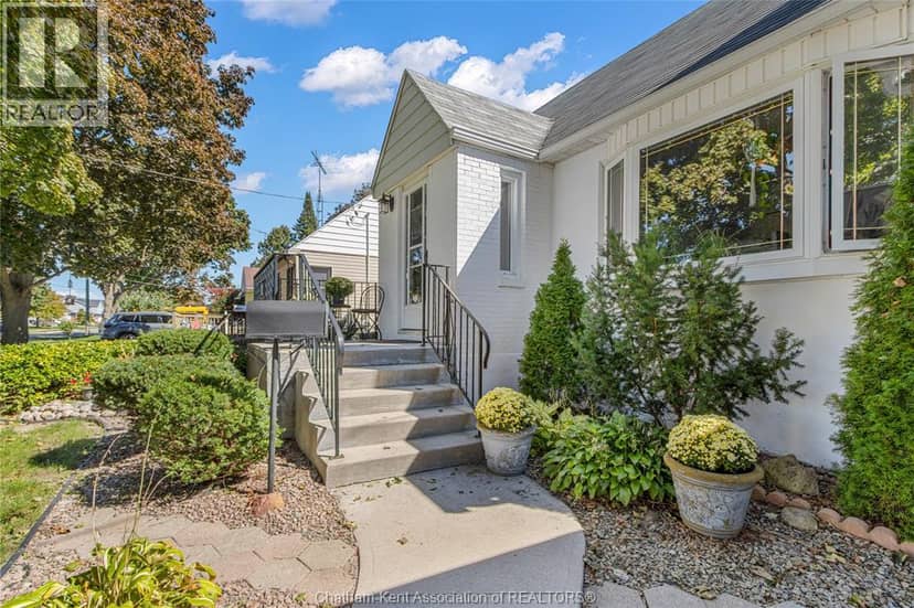 32 Kerr Avenue — photo 7 of 40