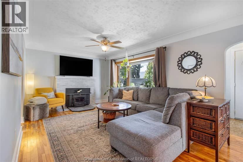 32 Kerr Avenue — photo 9 of 40