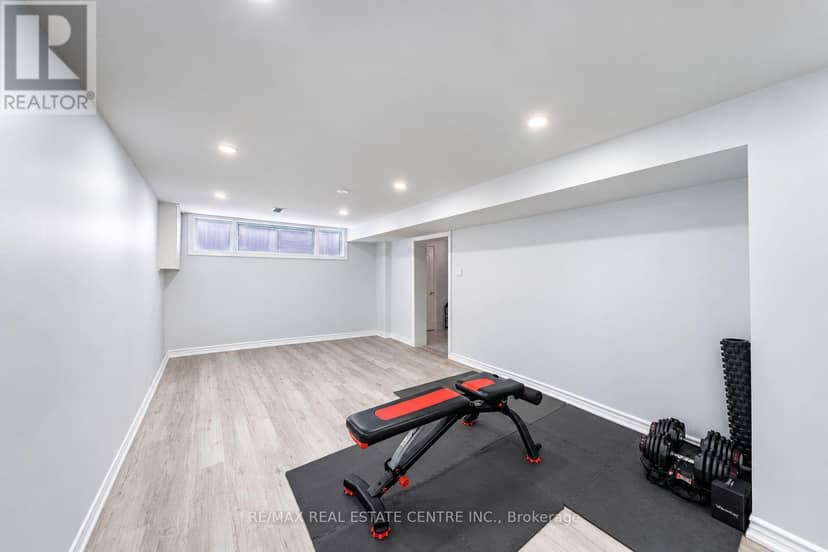 665 Jane Street — photo 34 of 38