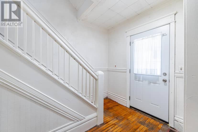 30 Wellington ST E — photo 9 of 22