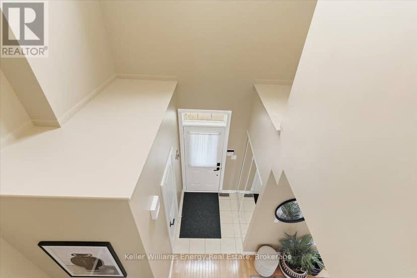 27 Dent Street — photo 19 of 40