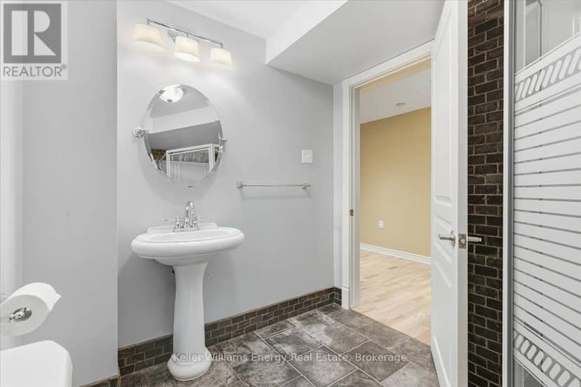 27 Dent Street — photo 33 of 40