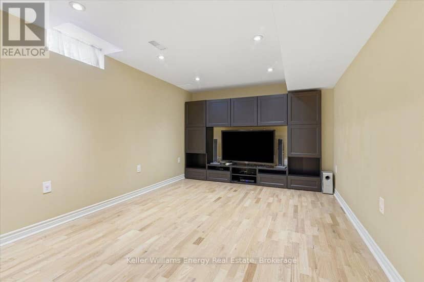 27 Dent Street — photo 34 of 40