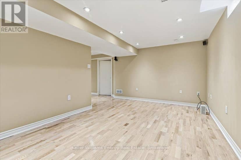 27 Dent Street — photo 35 of 40