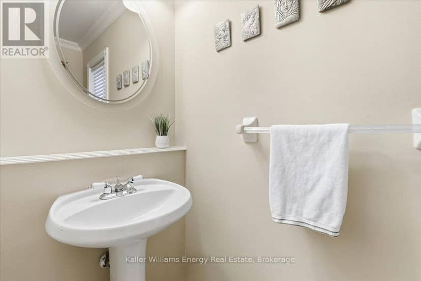 27 Dent Street, Ajax, photo 7