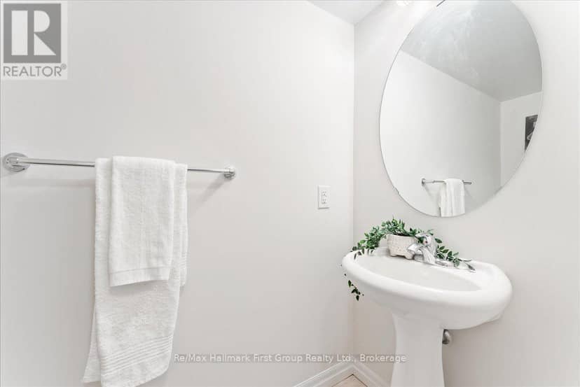 302 - 1600 Charles Street — photo 24 of 31