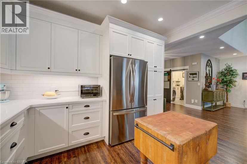 60 DUFFERIN Avenue Unit# 9 — photo 10 of 40