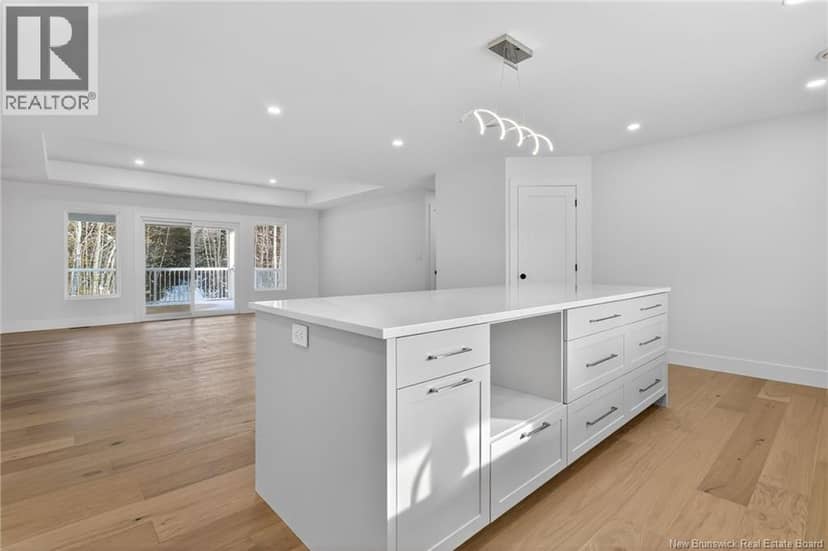 82 Maefield Street — photo 13 of 40