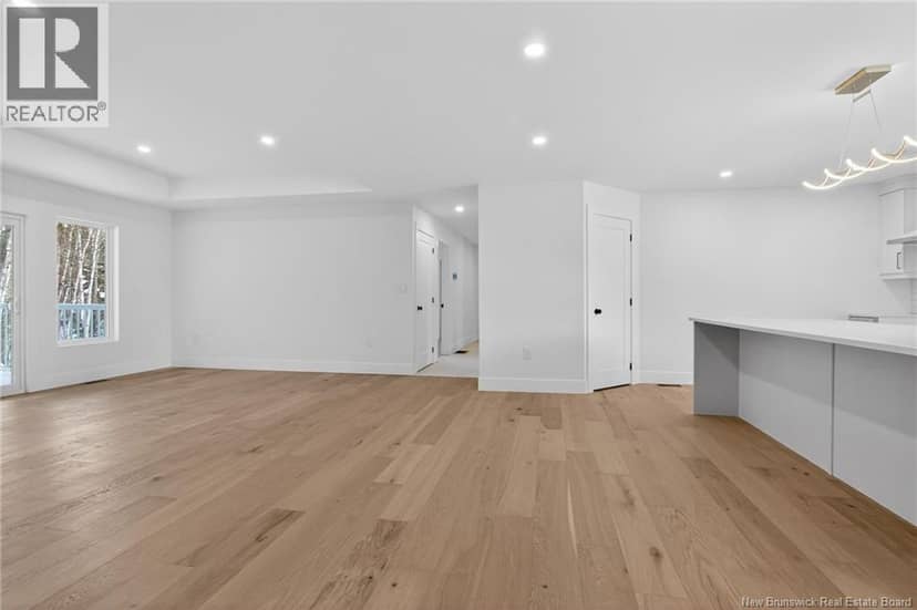 82 Maefield Street — photo 17 of 40