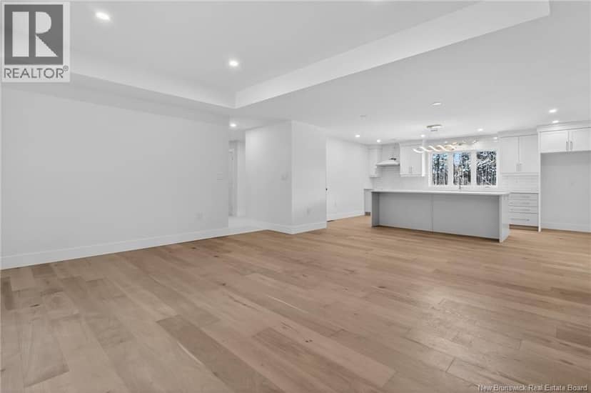 82 Maefield Street — photo 9 of 40