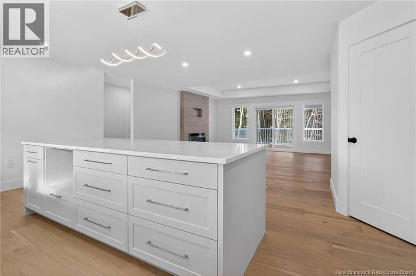82 Maefield Street — photo 12 of 40