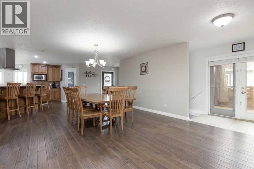 125 Beardsley Crescent — photo 29 of 40