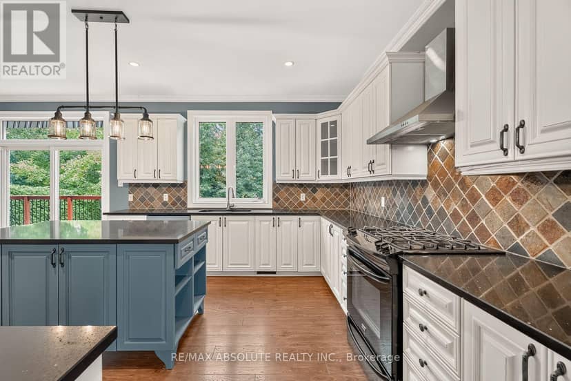 229 Marjan Crescent — photo 18 of 40