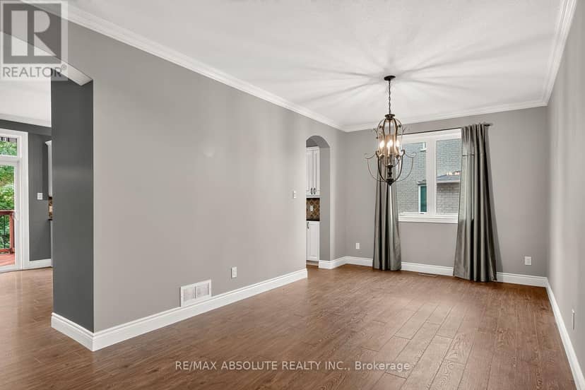 229 Marjan Crescent — photo 9 of 40