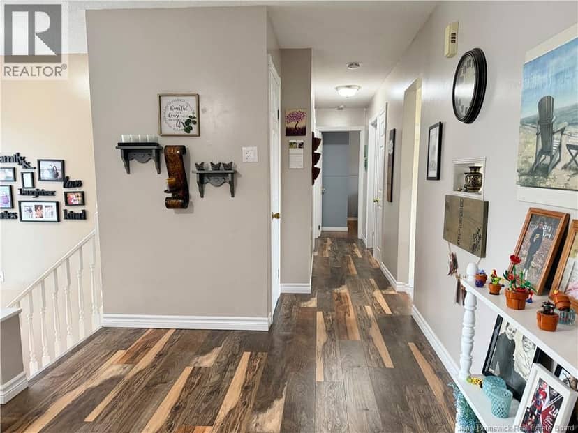 214 Maurice Crescent — photo 12 of 38
