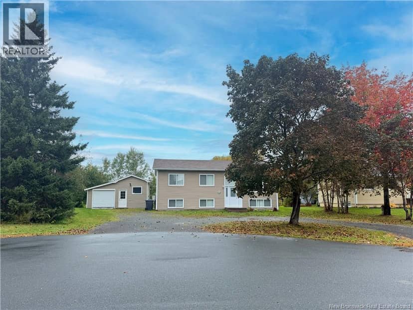 214 Maurice Crescent, Beresford, photo 2